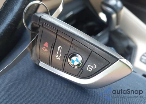 2017 BMW X1 xDrive28I из США, поврежденный, VIN WBXHT3C39H5F87921